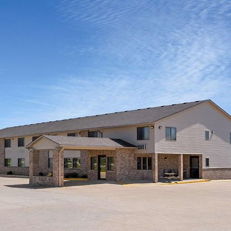 Super 8 By Wyndham Humboldt Exterior foto