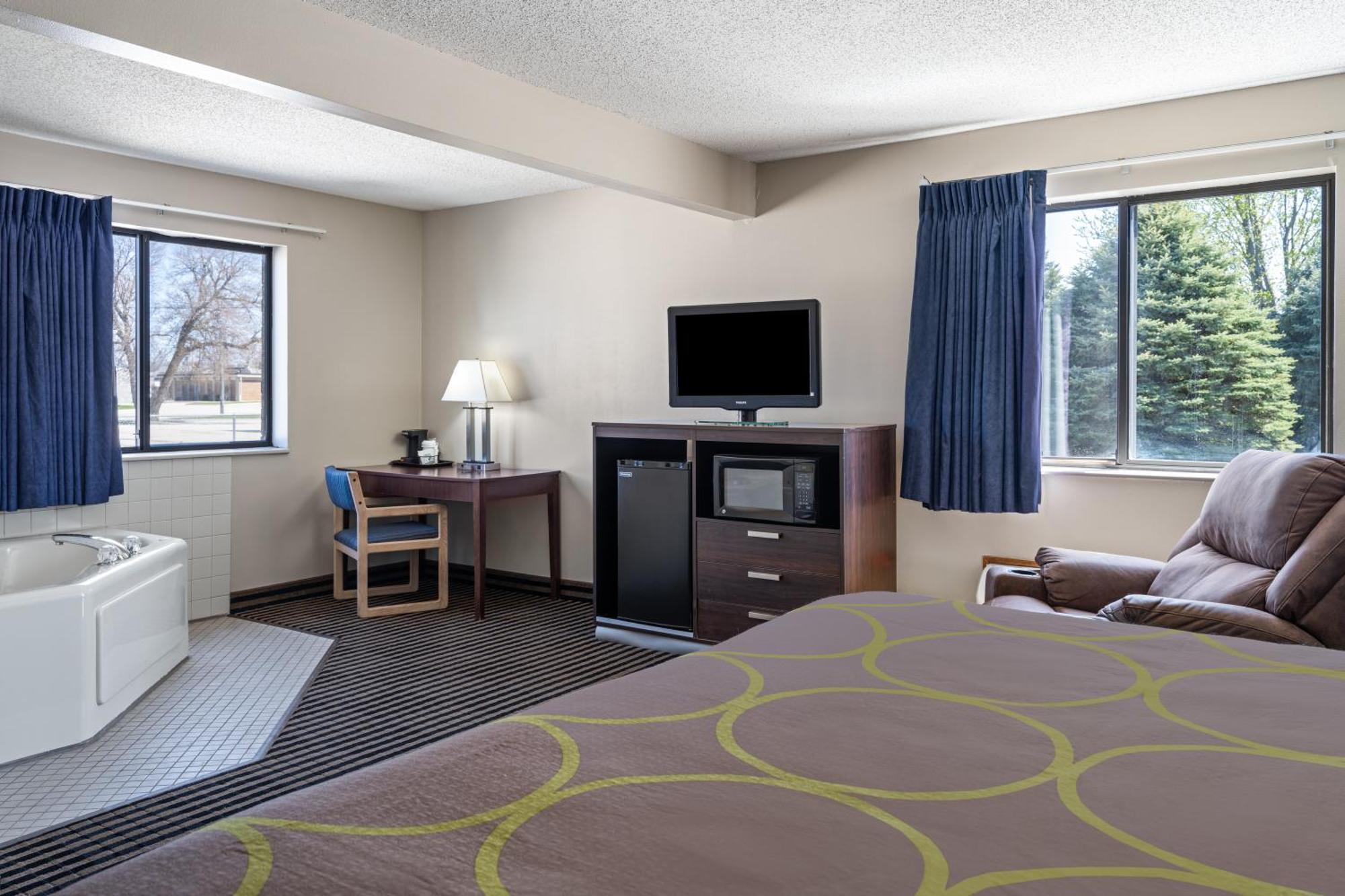 Super 8 By Wyndham Humboldt Exterior foto