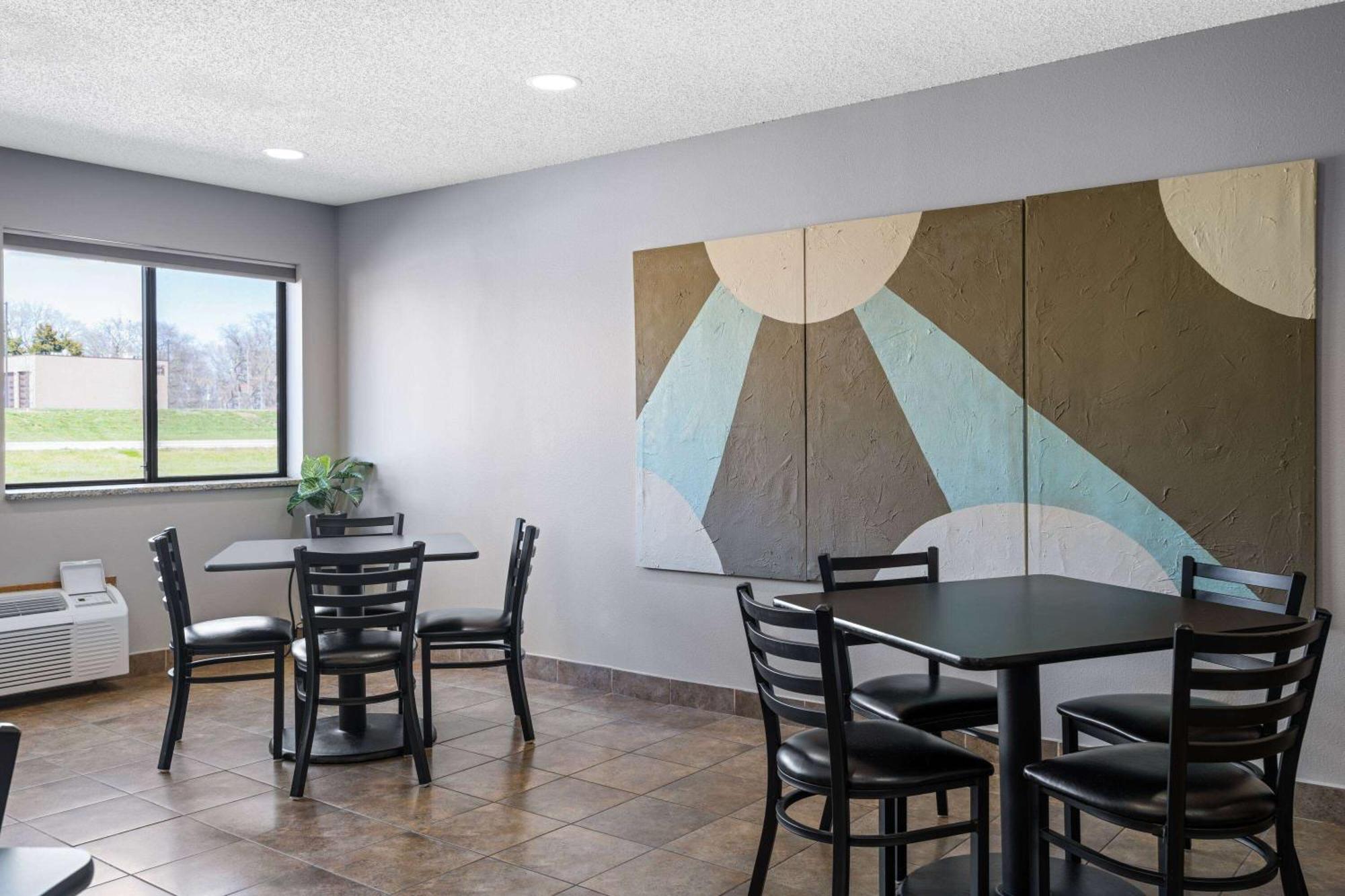 Super 8 By Wyndham Humboldt Exterior foto